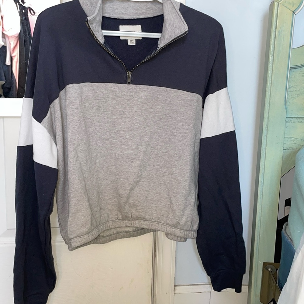 American Eagle top